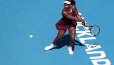 Серина Уилямс е на финал в Оукланд след убедителна победа над млада сънародничка