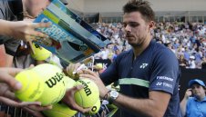 Вавринка: Още чувствам болки, но ще се боря