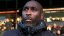 Легенда на Арсенал напусна Саутенд