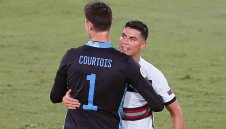 Роналдо към Куртоа: Късметлии! Топката не искаше да влезе + ВИДЕО