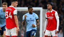 Признание! В Англия отчетоха сериозни гафове на ВАР-съдиите