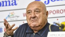 Венци Стефанов се изгаври с Левски: Три години овце ли са пасели на "Герена"?