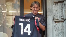 Пълен "Сан Сиро" за Милан - Кремонезе