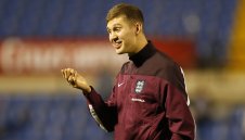 Барса атакува Евертън с оферта за Джон Стоунс