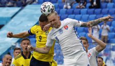 Швеция излъга Словакия в най-скучния мач от Евро 2020 