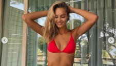 Футболно гадже пръска сексапил по бельо + СНИМКИ