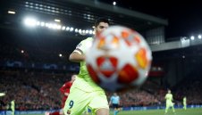 Барса без Суарес до края на сезона