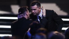 Тотнъм набеляза Емилиано Мартинес