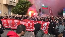 Ултрасите на ЦСКА с шествие преди "Вечното дерби" с Левски