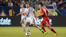 Джерард няма да се връща в Европа 