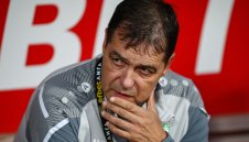 В подкрепа на Хубчев: Спират всички мачове от кръга