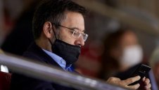 Драма в Барса: Президентът Бартомеу е под карантина