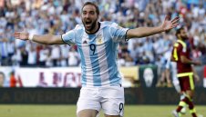 Атлетико готов да изръси 60 млн. евро за Игуаин