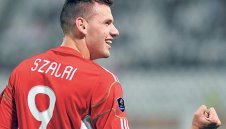 Унгарец ще оправя проблемите отпред на Хановер