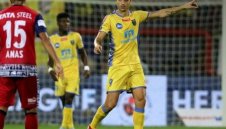 Размазаха Бербатов от критика: Той не е достатъчно мъж