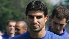 Гонзо търси чуждестранен нападател