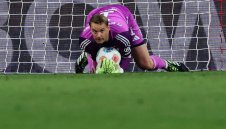 Нойер с окончателно решение за Маншафта