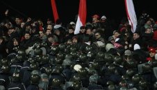 Нашата полиция ни гази...