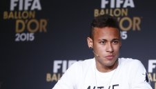 Неймар влиза в съда