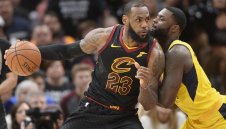 Несломим! Леброн наниза 45 точки и покори Индиана