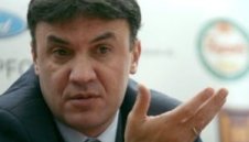 Боби Михайлов си гласува седем бона от януари