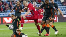 Халанд не успял да счупи пръста на ван Дайк