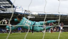 Куртоа бяга от Челси заради слабия сезон?