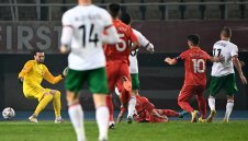 И Корнелия Нинова се възмути от северномакедонците