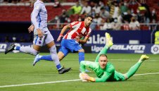 И ангелът-пазител на Барса беше отстрелян на земята