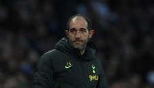 Тотнъм изрита и временния си наставник след срама в неделя