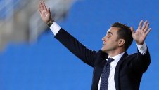 Милан отхвърли Канаваро и след години му поиска прошка