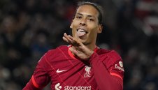 Разгром! Ливърпул срази Лийдс с 6:0 и вече е по петите на Ман Сити