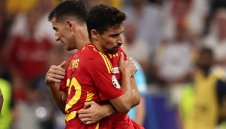 Той играе с жестоки болки, защото Испания е над всичко