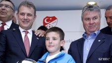 Гуус Хидинк е бил търсен от Интер, за да замени Моуриньо