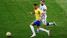 Меси vs. Неймар! Изберете най-красив гол за изминалата година + ВИДЕО