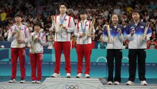 Селфи със спортисти от Северна и Южна Корея обра точките