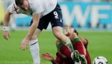 Наказаха Руни за 2 мача