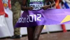 Тики Гелана триумфира в женския маратон