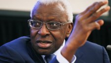 Скандал! Бившият шеф на Световната атлетика призна, че е криел употреба на допинг