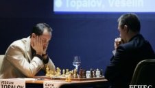 Топалов врътна реми в 3-ти кръг