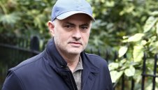 Челси плаща 1.5 млн. лири на Жозе, ако той поеме Юнайтед