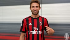 ОФИЦИАЛНО: Милан привлече Фабио Борини