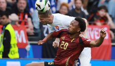 Опенда откровен за играта с ръка