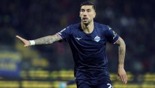 Секси балдъза на ас от Серия А подлуди Италия + СНИМКИ