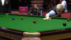 Робъртсън удари Али Картър в "Али Пали" + ВИДЕО