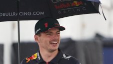 Макс е на път  да изравни Сена, иска победа за "животното" Алонсо