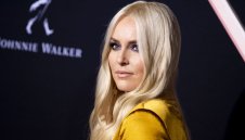 До Меси и Роналдо: Секси Линдзи яхна "звяр" за 180 бона