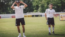 Мюлер и Гинтер скриха топката на незрящи