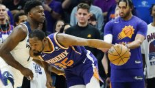 Дюрант се завърна за Слънцата, Сакраменто в плейофите след 17 години