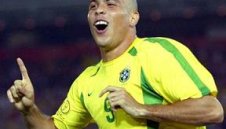 Роналдо влезе в историята на бразилския футбол